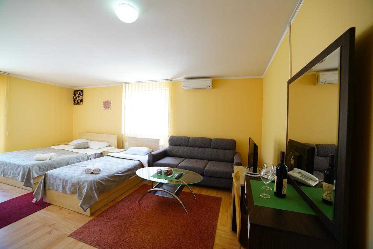 Bed And Breakfast Majesty Ni Eksteriør billede