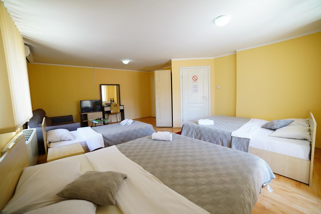 Bed And Breakfast Majesty Ni Eksteriør billede